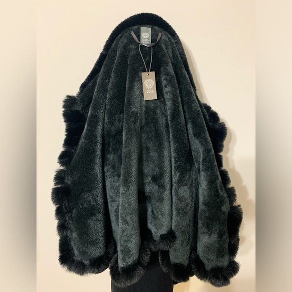 Green, Brown, and Creme Plaid Tweed Mix Color Fur Cape - Picture 14 of 15